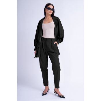 Costum negru cu sacou oversized si pantaloni conici