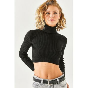 Bluza crop cu guler inalt