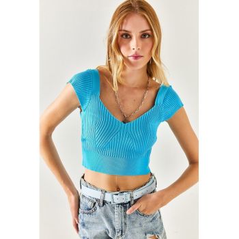 - Bluza crop striata cu decolteu in V