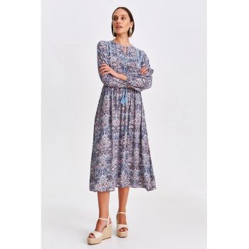 Rochie midi evazata cu model