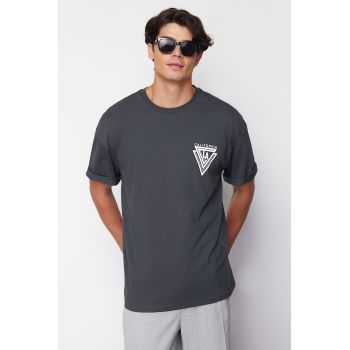 Tricou supradimensionat cu imprimeu grafic