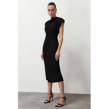 Rochie midi cu slit pe spate