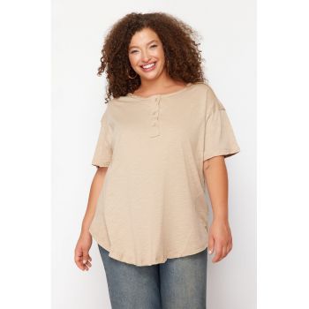 Tricou plus size de bumbac cu fenta cu nasturi