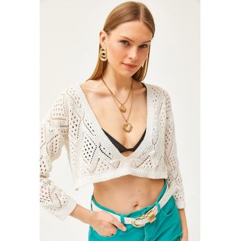 Bluza crop crosetata cu decolteu in V