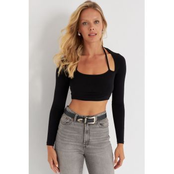 Bluza crop cu decupaje