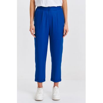 Pantaloni crop cu croiala dreapta