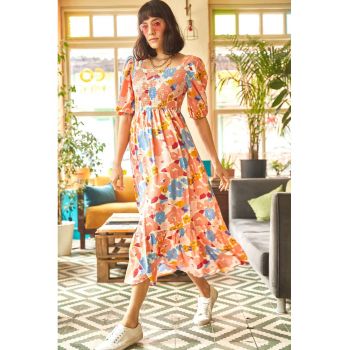 Rochie cu model floral si maneci bufante