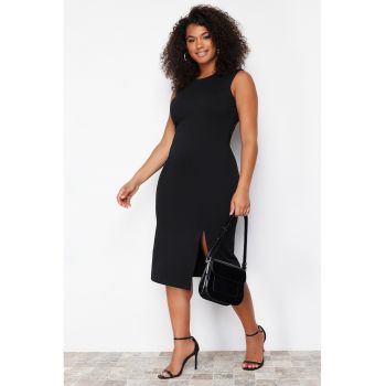 Rochie plus size cu slit lateral