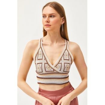 Top crop tricotat cu decolteu cache-coeur