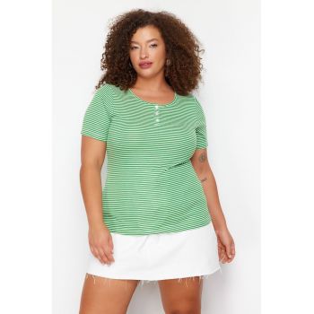 Tricou plus size cu dungi