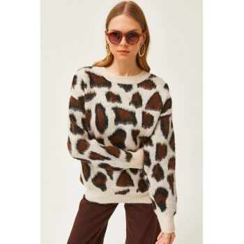 Pulover cu decolteu la baza gatului si animal print