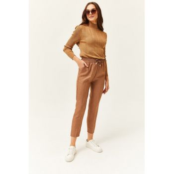 Pantaloni crop conici