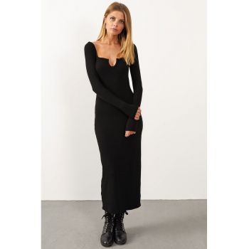 Rochie cu decolteu adanc