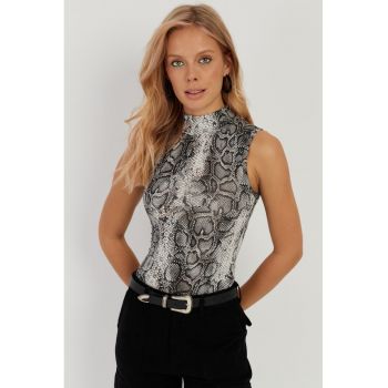 Top cu animal print