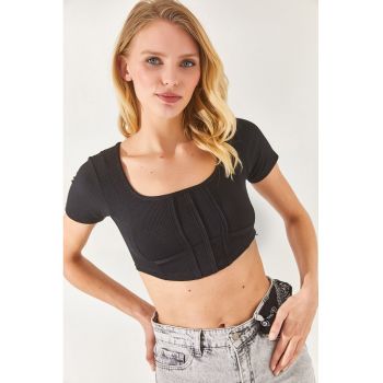 Tricou crop cu model cu striatii