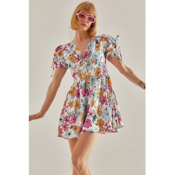 Rochie cu model floral si maneci bufante