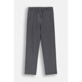 Coccodrillo pantaloni de trening din bumbac pentru copii culoarea gri, neted, ACADEMY BOY JUNIOR