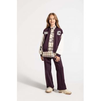 Coccodrillo pantaloni de trening pentru copii culoarea violet, neted, ACADEMY GIRL JUNIOR