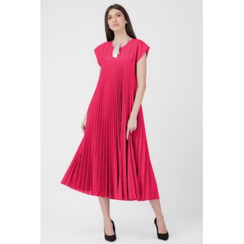 Rochie plisata A-line lunga, material fin si usor creponat, fucsia