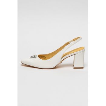 Pantofi slingback cu aspect lacuit