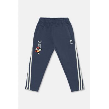 adidas pantaloni de trening pentru copii LK DY MM PNT cu imprimeu, IW0673