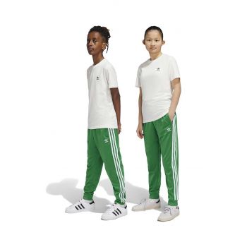 adidas Originals pantaloni de trening pentru copii SST TRACK PANTS culoarea verde, modelator, IY7461