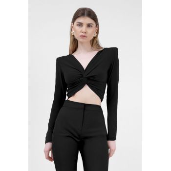 Cropped top negru cu nod