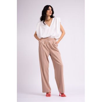 Pantaloni bej wide leg cu betelie asimetrica