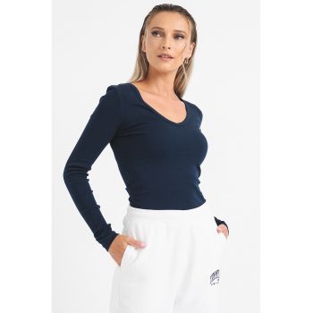 Bluza slim fit striata cu decolteu in V