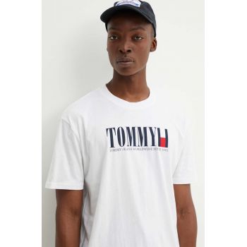 Tommy Jeans tricou barbati, culoarea alb, cu imprimeu, DM0DM18533