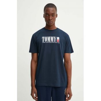 Tommy Jeans tricou barbati, culoarea albastru marin, cu imprimeu, DM0DM18533