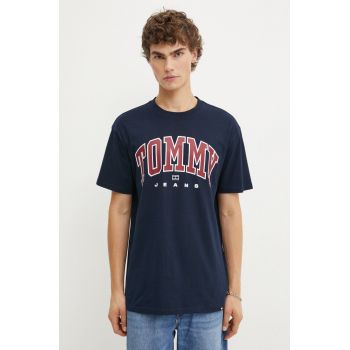 Tommy Jeans tricou din bumbac barbati, culoarea albastru marin, cu imprimeu, DM0DM18537