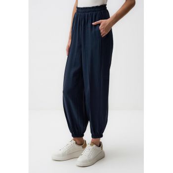 Pantaloni relaxed fit din amestec de modal