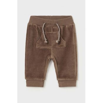 Mayoral Newborn pantaloni de trening din bumbac pentru bebeluși culoarea maro, 2525