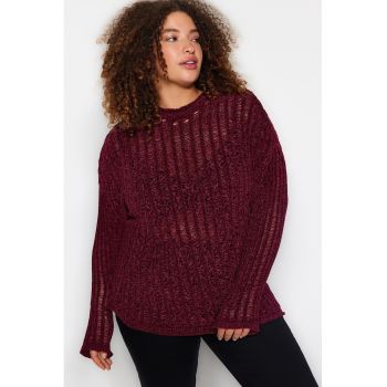 Pulover plus size cu decolteu la baza gatului