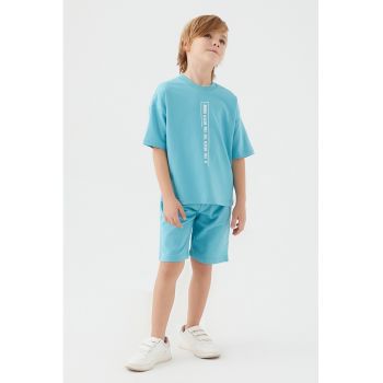 Set de tricou cu imprimeu text si pantaloni scurti -Turcoaz