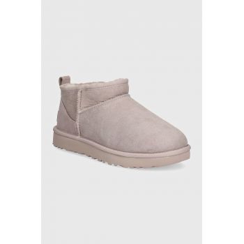 UGG cizme de zapada din piele intoarsa Classic Ultra Mini culoarea gri, 1116109-PSK