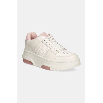 Tommy Jeans sneakers din piele THE BROOKLYN FLATFORM culoarea alb, EN0EN02592