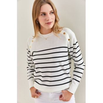 Pulover cu decolteu la baza gatului - model in dungi si maneci raglan