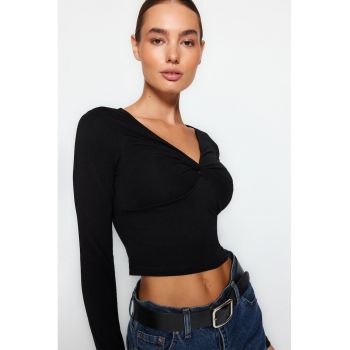 Bluza crop cu decolteu in V