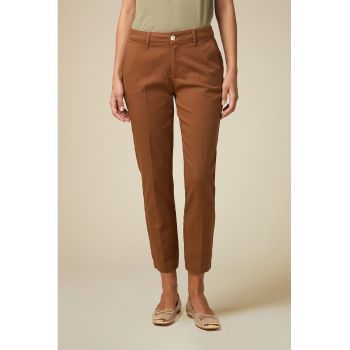 Pantaloni crop conici