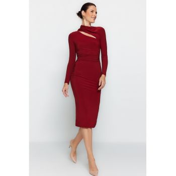 Rochie midi cu decupaj