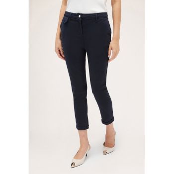 Pantaloni chino capri