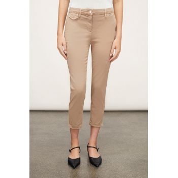 Pantaloni chino capri