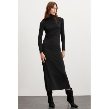 Rochie midi cu guler inalt