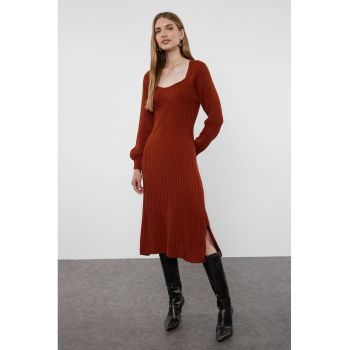 Rochie midi tricotata si striata