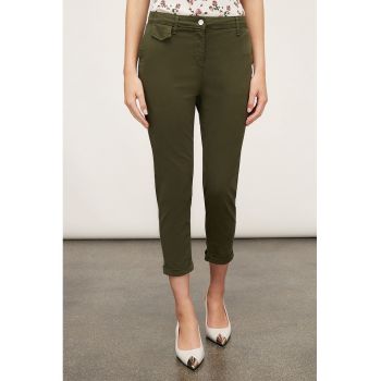 Pantaloni chino capri