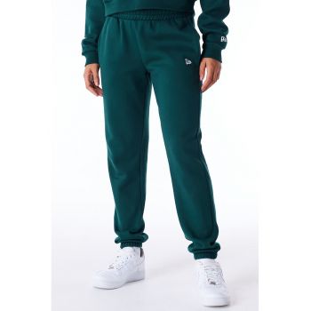 Pantaloni de trening cu imprimeu si buzunare laterale