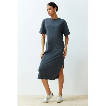 Rochie-tricou cu croiala dreapta si slit lateral