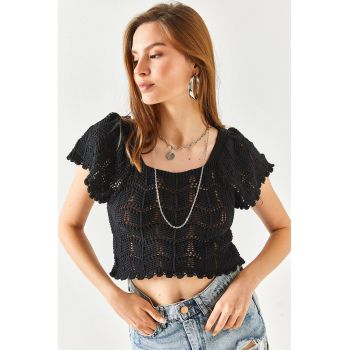 Tricou crop cu perforatii